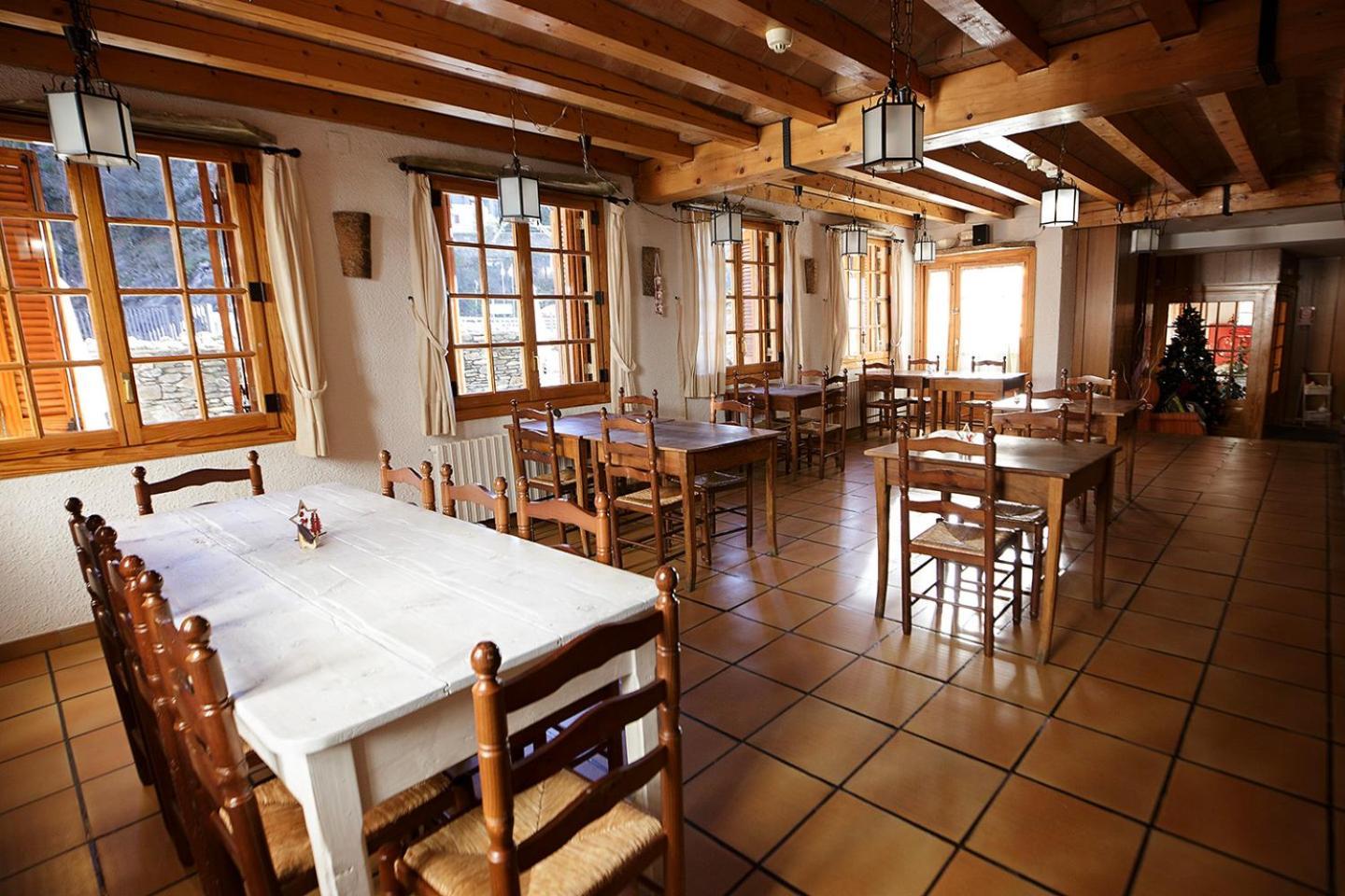 Hotel Lamoga Llavorsi Ngoại thất bức ảnh