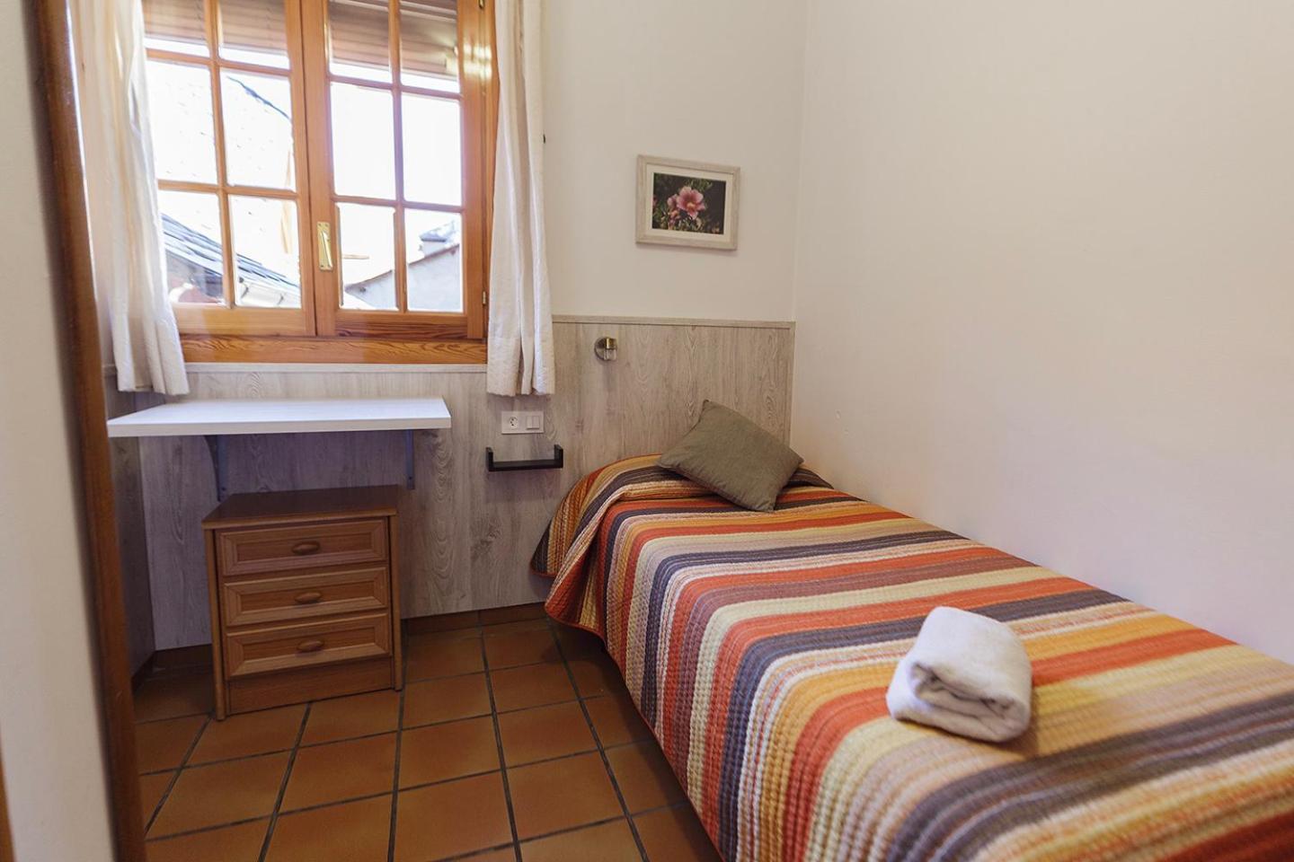 Hotel Lamoga Llavorsi Ngoại thất bức ảnh